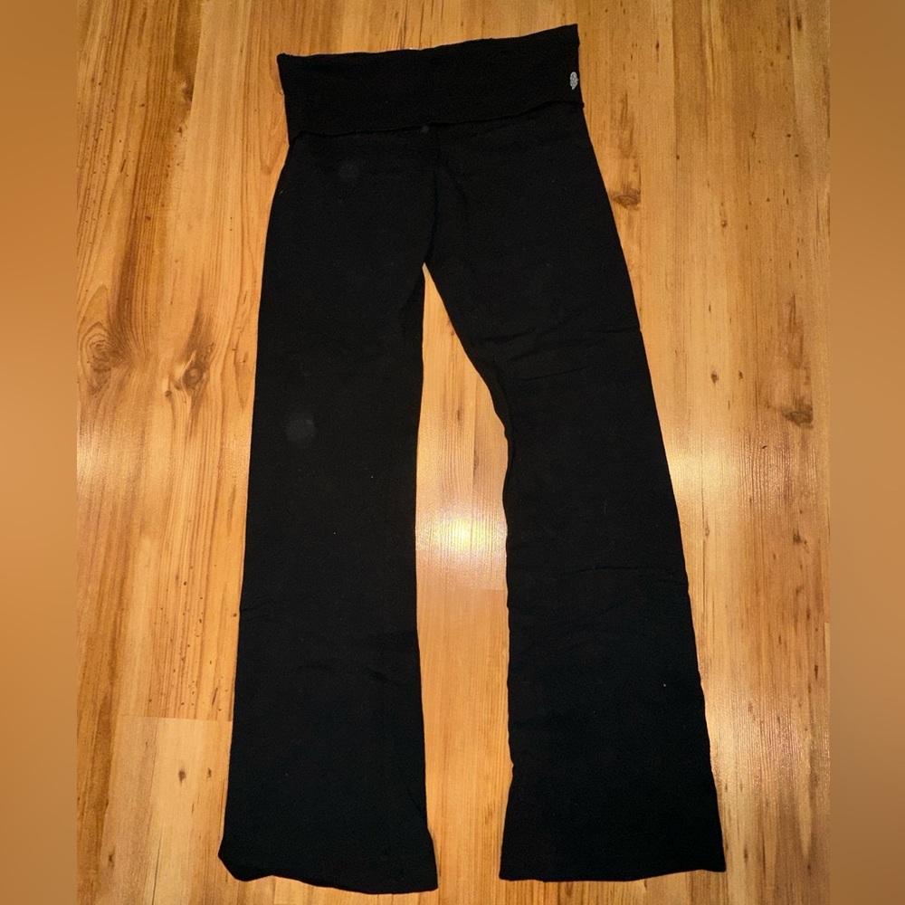 Victoria’s Secret pants/jogger with that shiny love sign on back